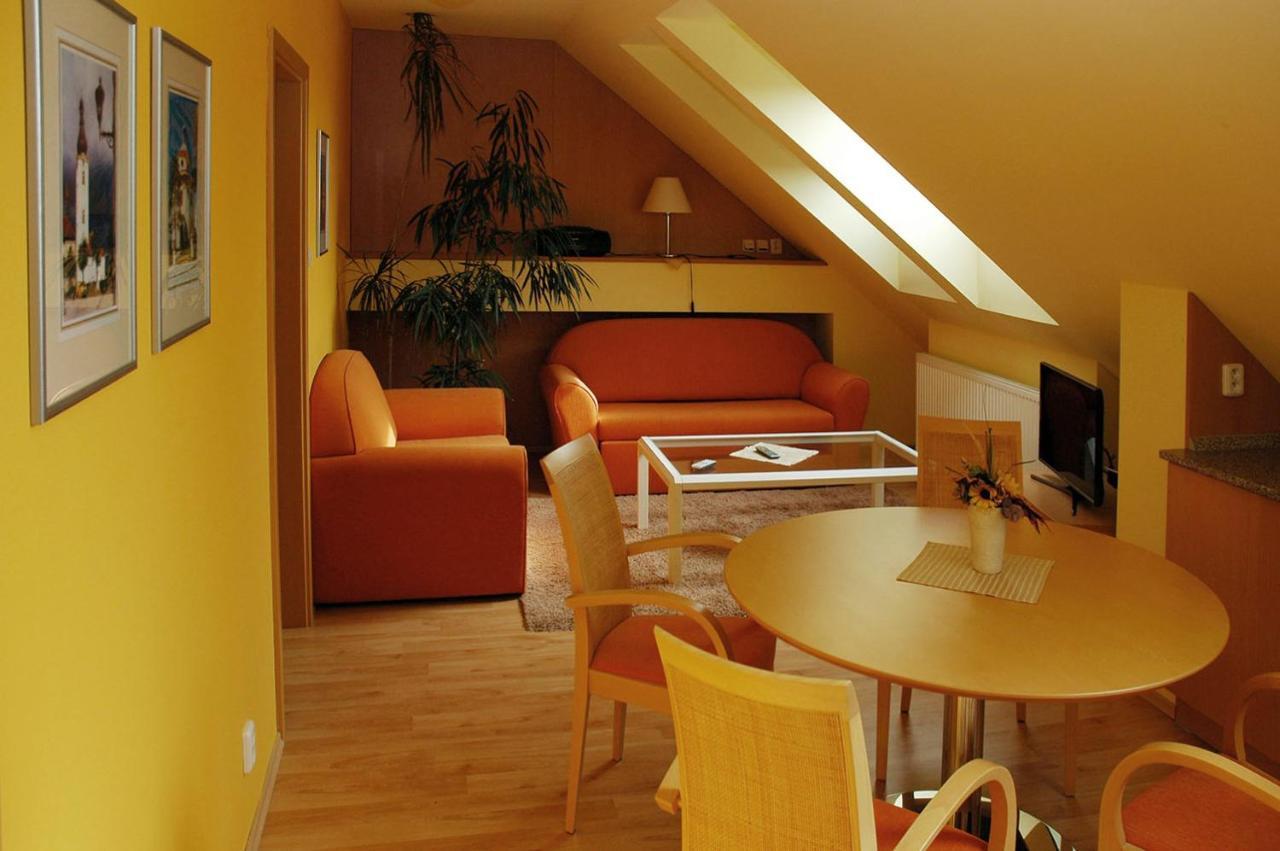 Hotel Restaurant Modra Hvezda Dobřany Εξωτερικό φωτογραφία