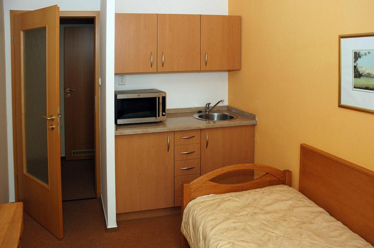 Hotel Restaurant Modra Hvezda Dobřany Εξωτερικό φωτογραφία