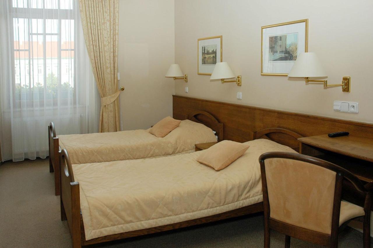 Hotel Restaurant Modra Hvezda Dobřany Εξωτερικό φωτογραφία