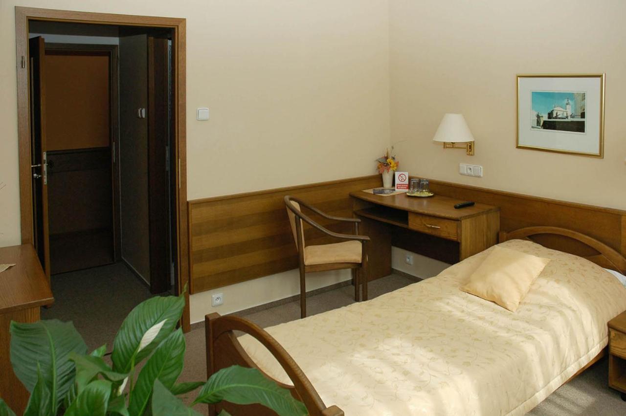 Hotel Restaurant Modra Hvezda Dobřany Εξωτερικό φωτογραφία